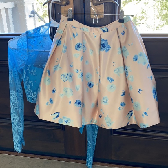 Sheri Hill 2 Piece - Picture 6 of 7